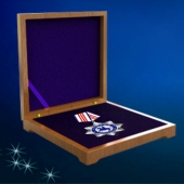 2011年1月：定制設計騎士獎章制作高檔紀念勛章